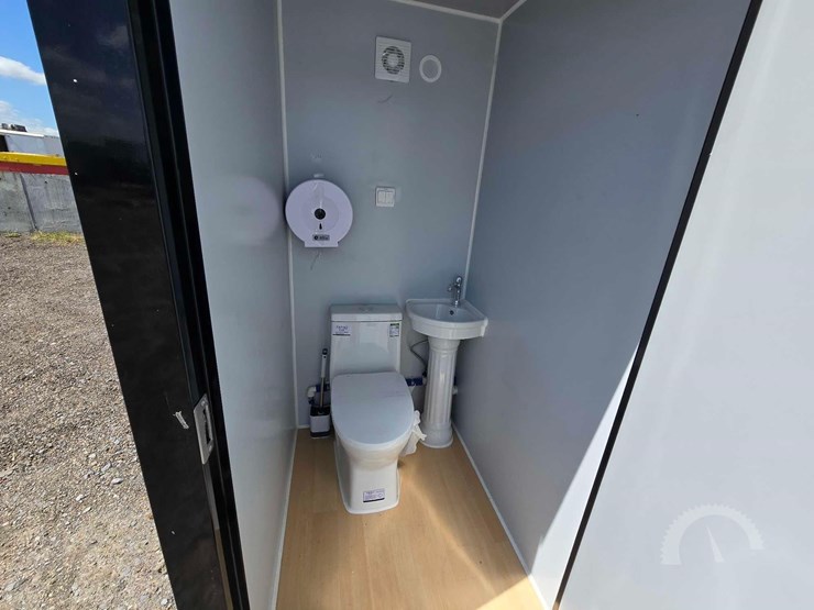 mobile-toilet-image-9