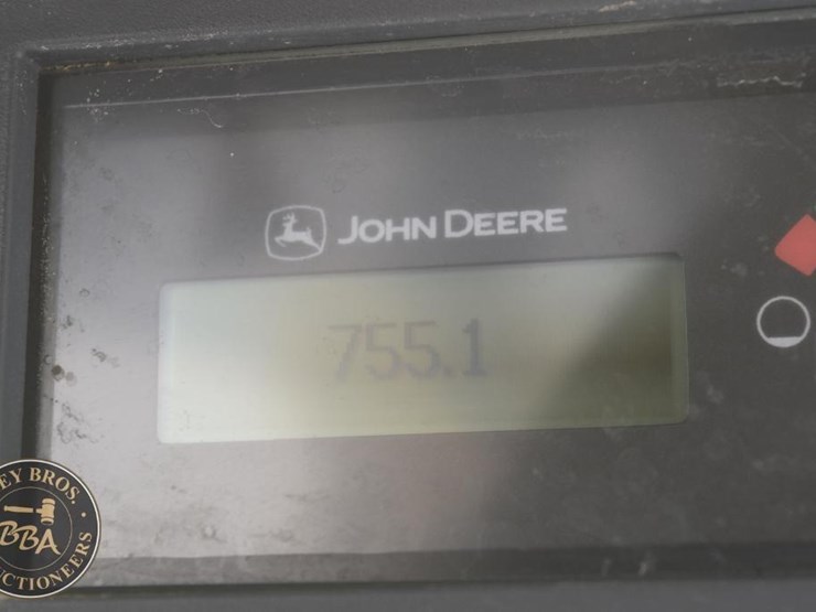 2021-deere-318g-image-38