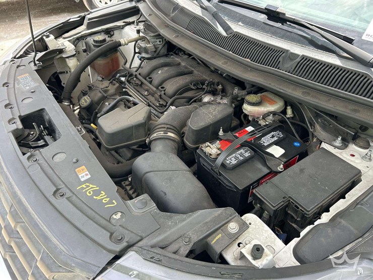 2016-ford-explorer-image-8