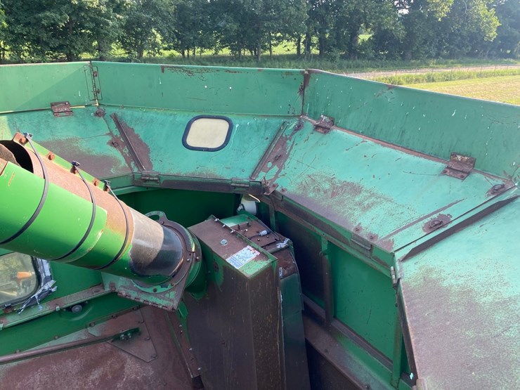 john-deere-9600-4x4-combine-image-78