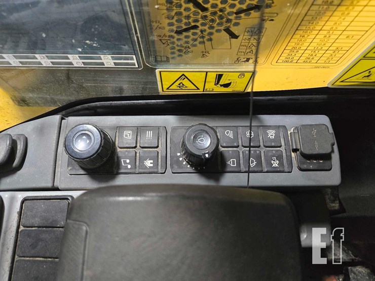 2022-caterpillar-306cr-image-24