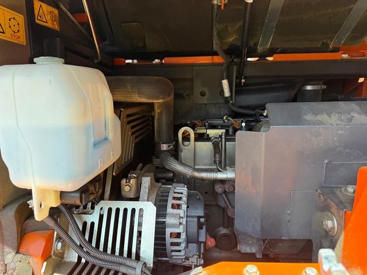 2021-hitachi-zx75us-5b-image-18