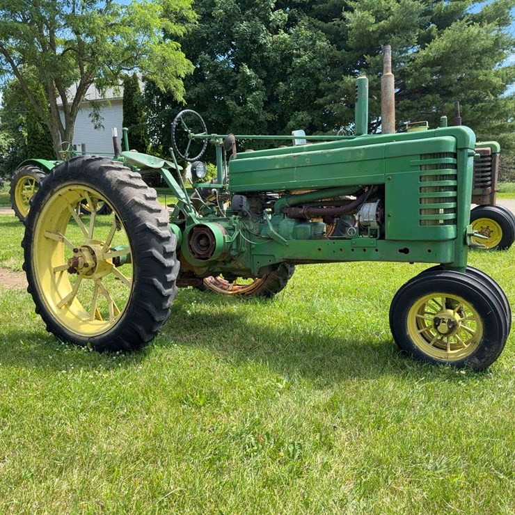 JOHN DEERE MODEL B