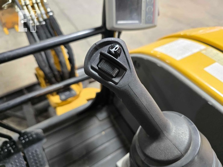 2018-caterpillar-303.5e2-cr-image-21