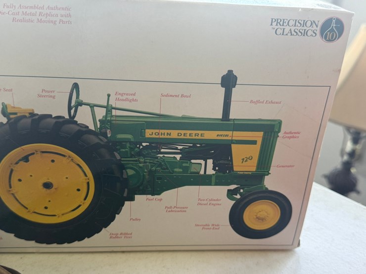 john-deere-720-image-14