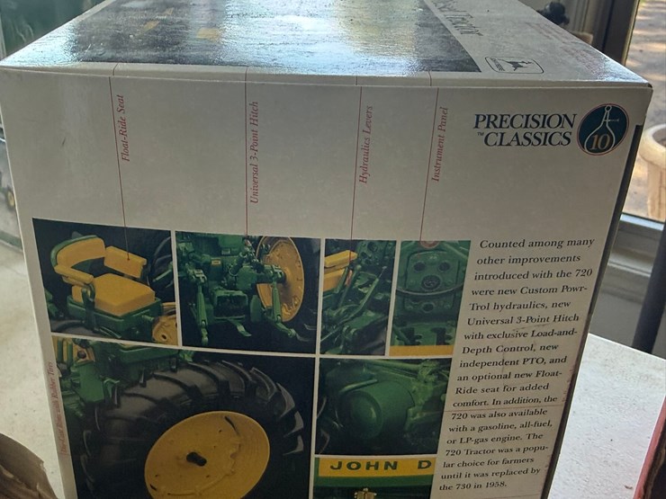 john-deere-720-image-9