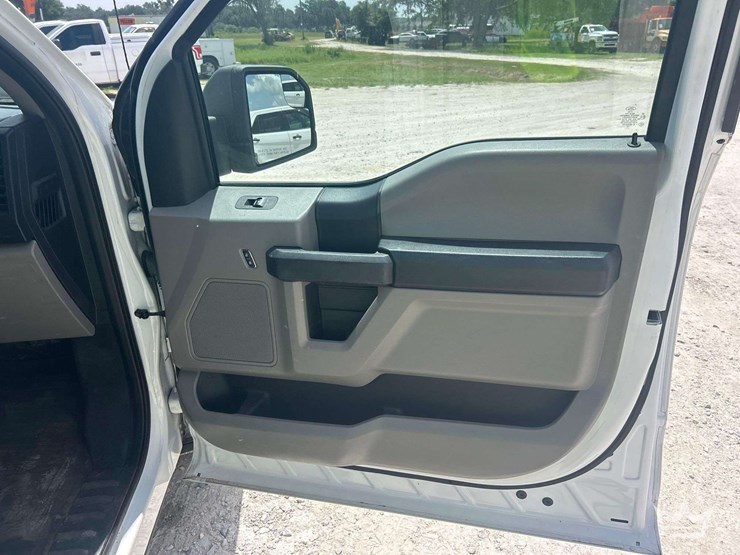 2019-ford-f150-image-19