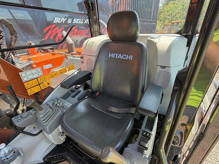 2021-hitachi-zx75us-5b-image-25