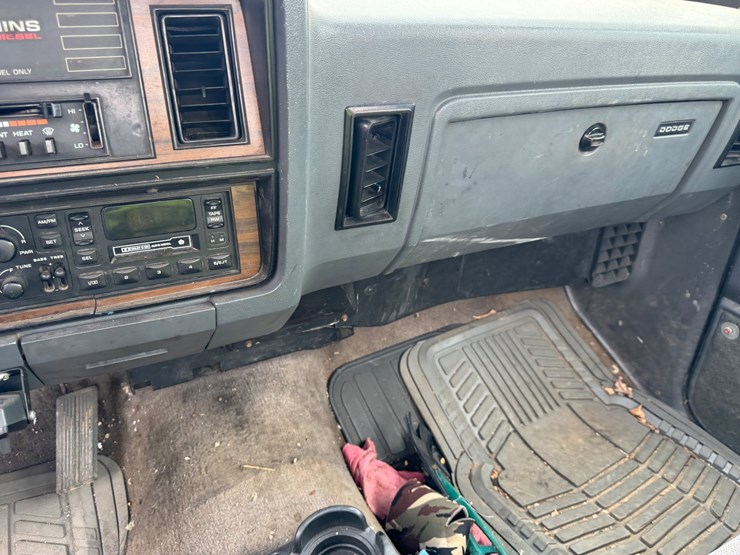 1991-dodge-ram-350-image-27