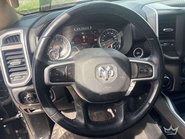 2020-dodge-1500-image-16