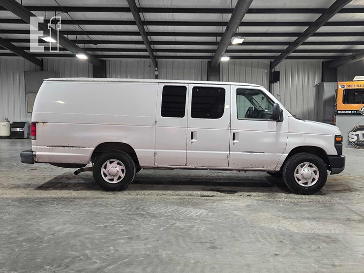 2013-ford-e250-image-6