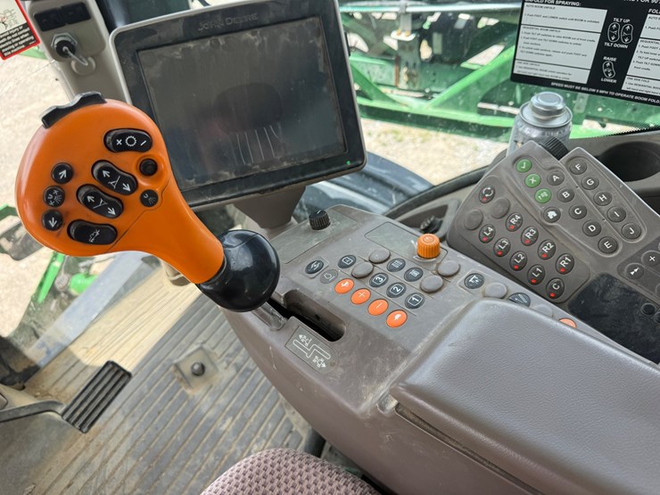 2016-john-deere-r4038-image-116