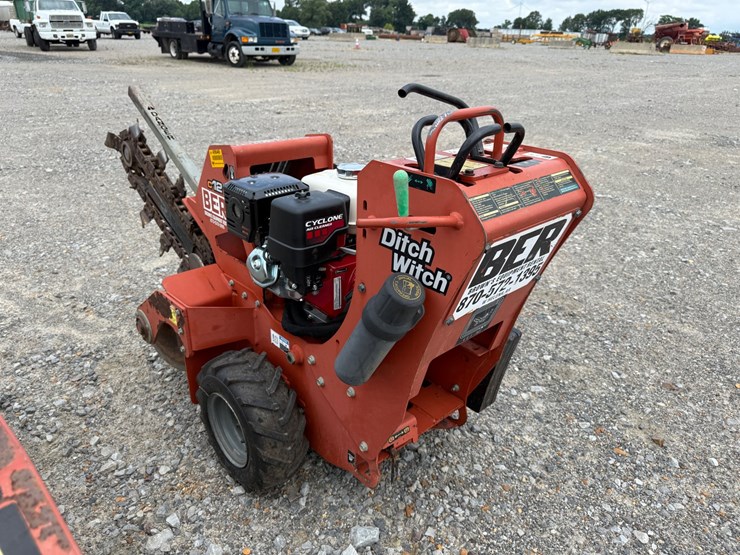 ditch-witch-c12-image-4