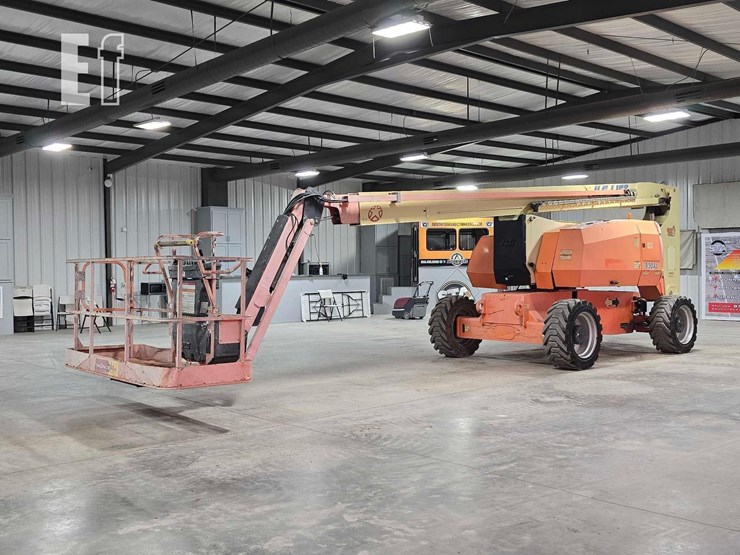 2016-jlg-800aj-image-1