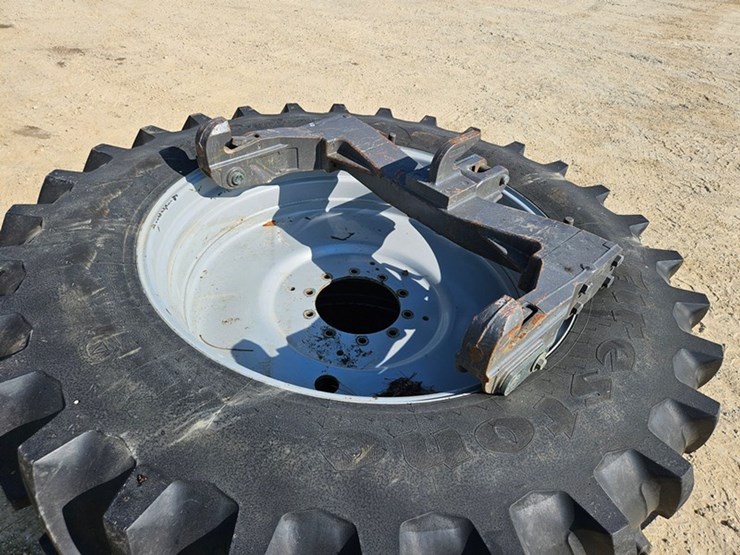 massey-ferguson-7624-image-88