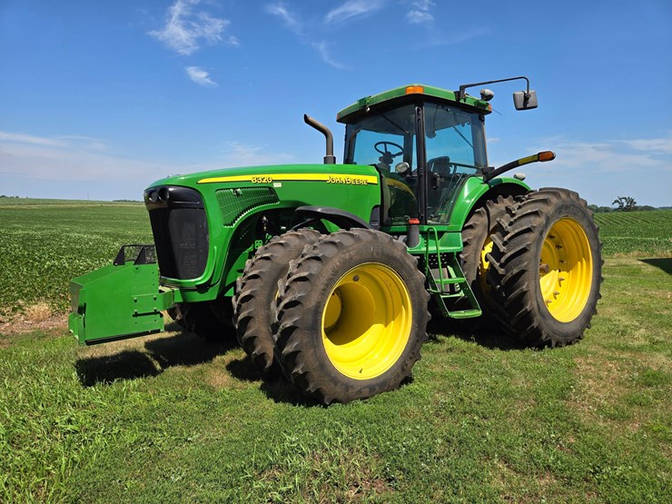 2002-john-deere-8320-image-1