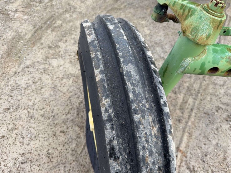 john-deere-630-image-18