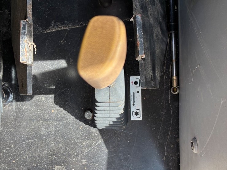 massey-ferguson-471-image-14