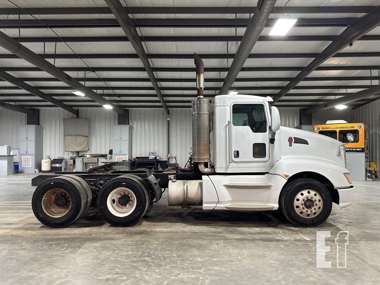 2009-kenworth-t660-image-6