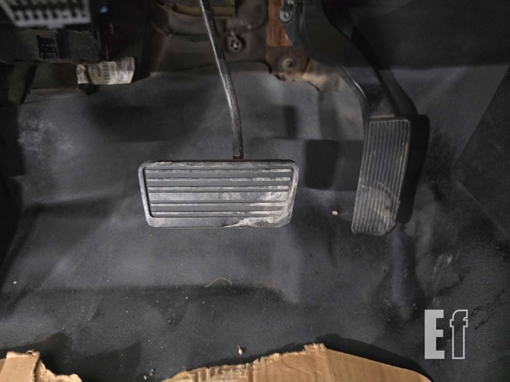 2013-2013-chevrolet-silverado-flatbed-truck-6591-image-11
