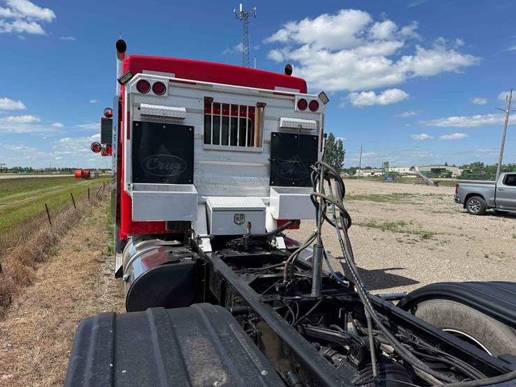 2012-kenworth-t800-image-17