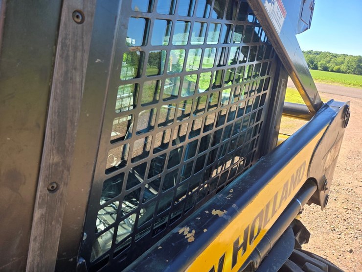 new-holland-l170-image-9