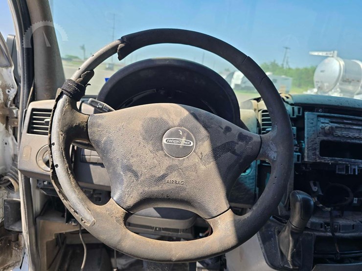 2009-freightliner-sprinter-3500-image-10