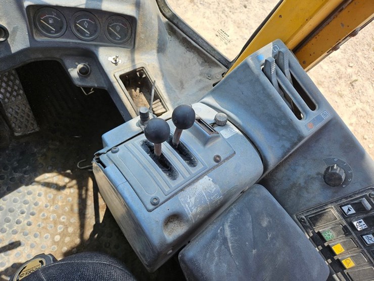 volvo-l90-image-40