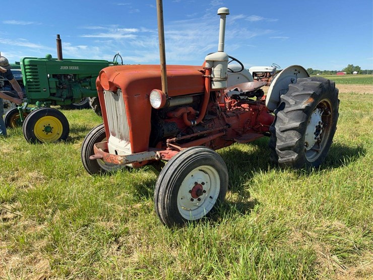 ford-820-image-2