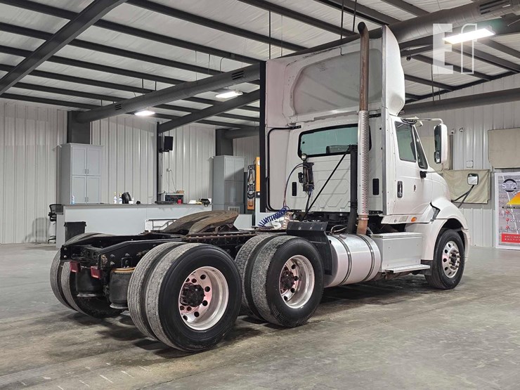 2016-international-prostar-image-3