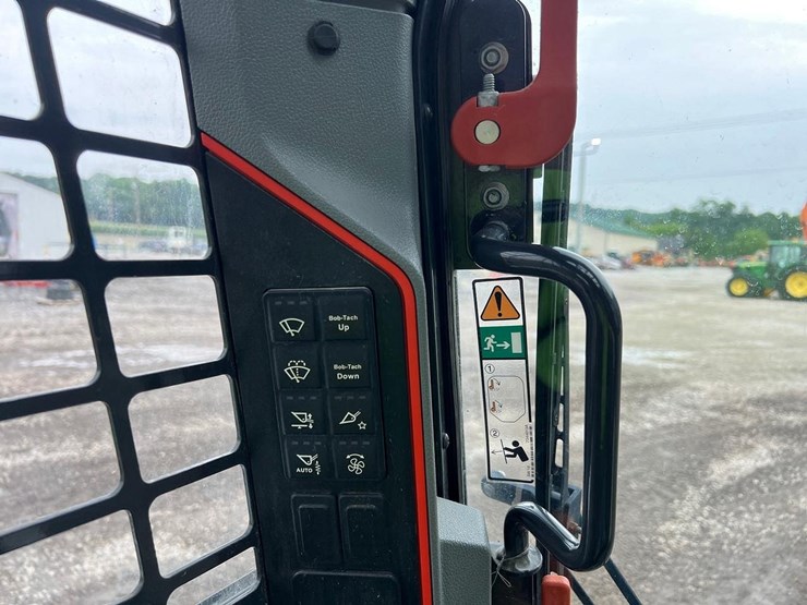 2020-bobcat-s76-image-29