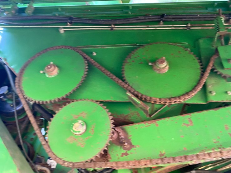 john-deere-9600-4x4-combine-image-34
