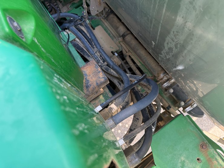 2016-john-deere-r4038-image-100