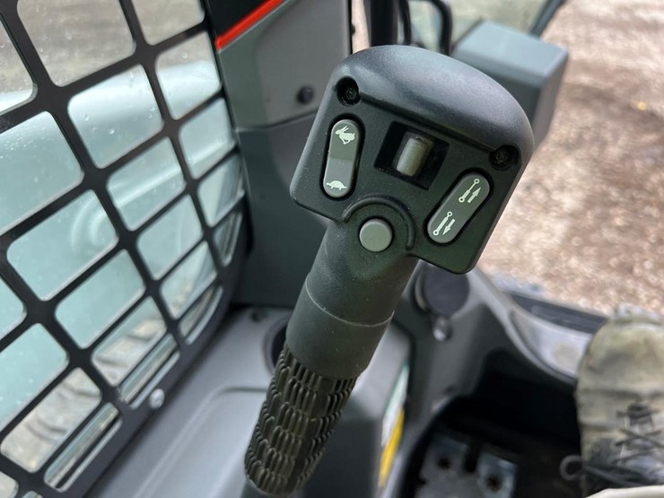 2024-bobcat-s76-image-27