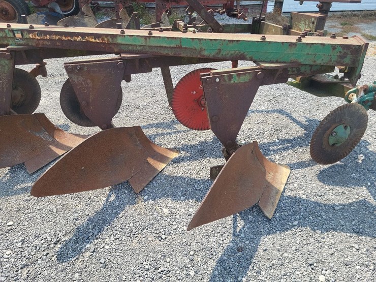oliver-545-in-furrow--4-bottom-moldboard-plow-w/coulters-image-14