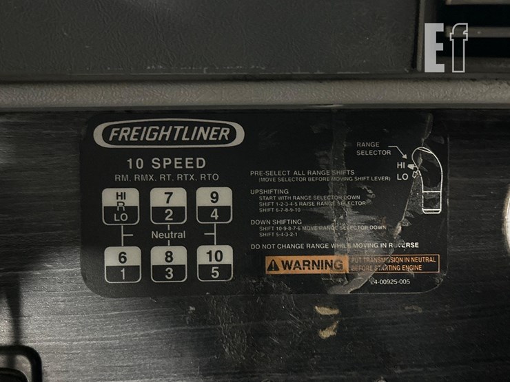 2007-freightliner-columbia-120-image-22