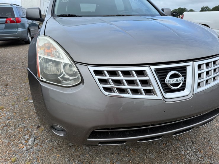 2010-nissan-rogue-image-35