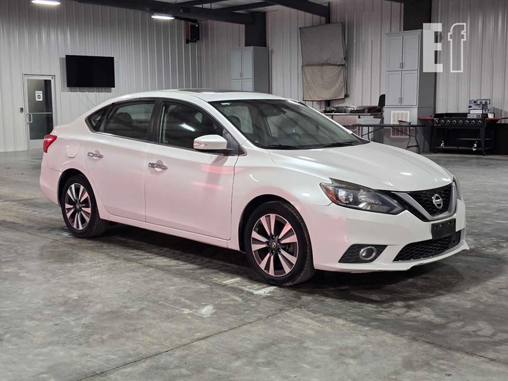 2017-nissan-sentra-image-2