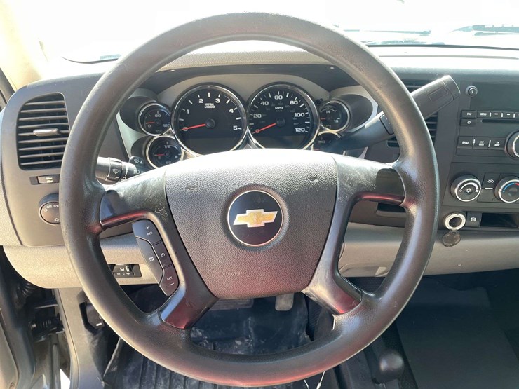 2013-chevrolet-silverado-3500-image-12