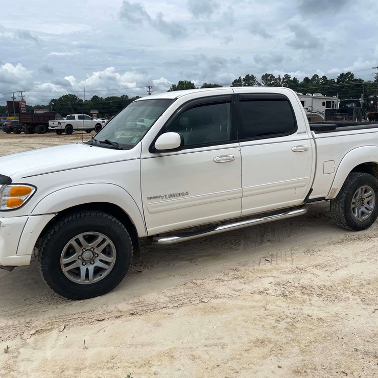 2004 TOYOTA TUNDRA
