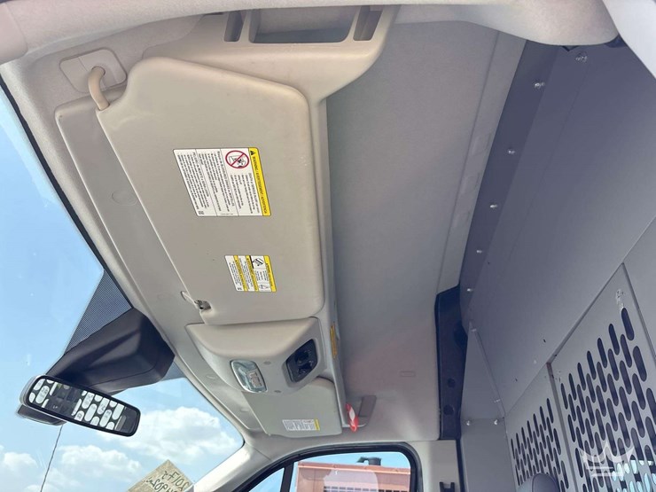 2017-ford-transit-image-34
