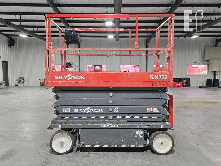 2020-skyjack-sj4732-image-5