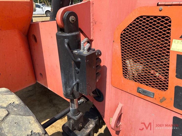2016-jlg-6042-telehandler-image-10