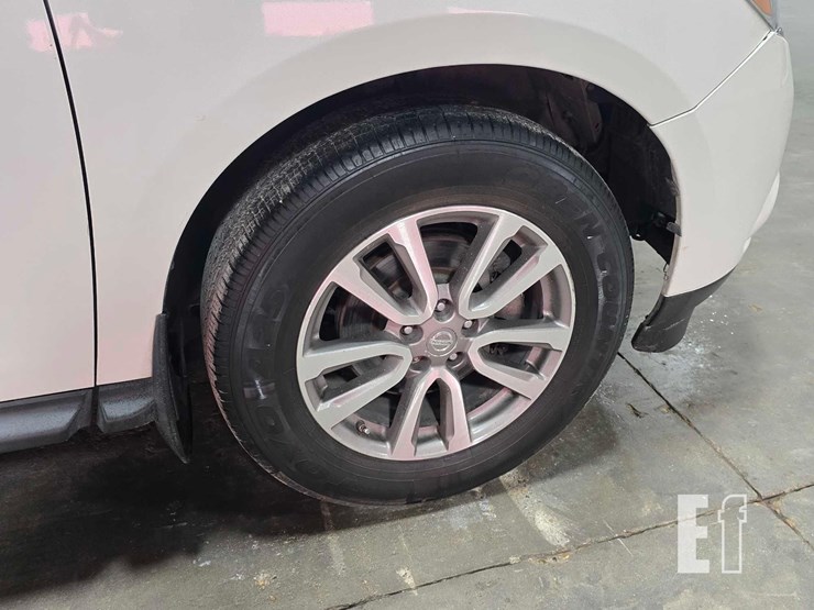 2013-nissan-pathfinder-image-23