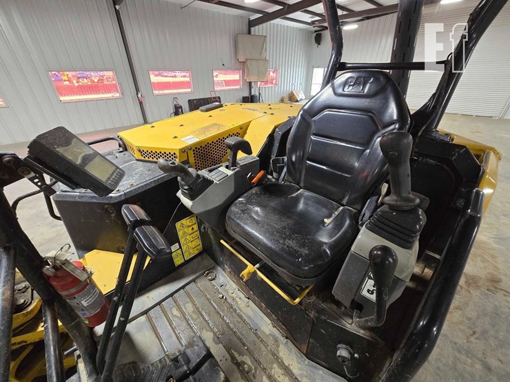 2021-caterpillar-306cr-image-17