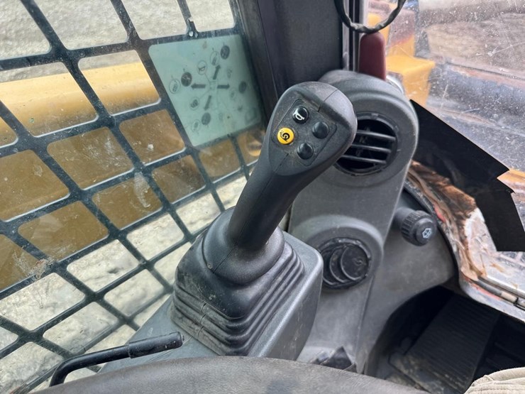 2020-caterpillar-299d3-xe-image-31