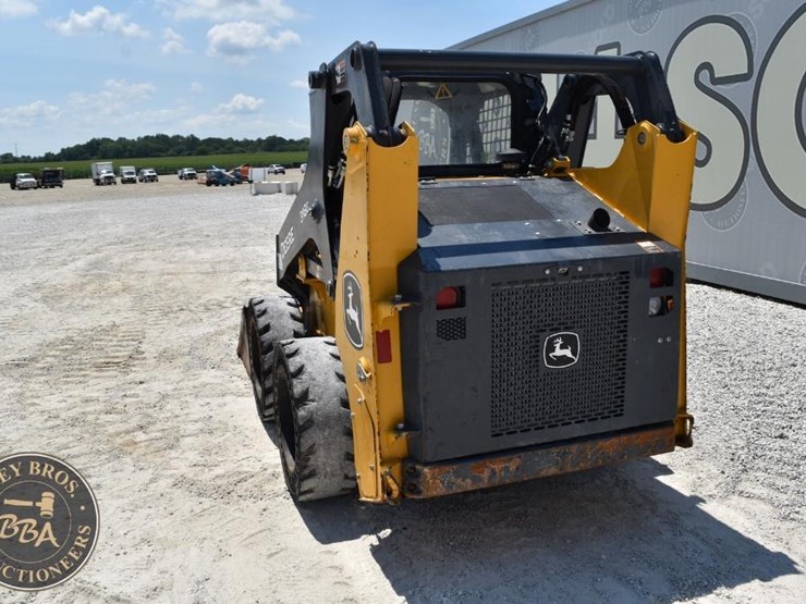 2021-deere-318g-image-13
