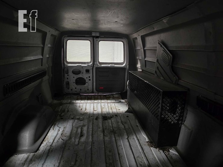 2013-ford-e250-image-15