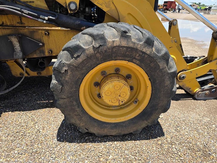 2018-caterpillar-420f2-it-image-16