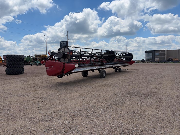 2014-case-ih-3162-image-2